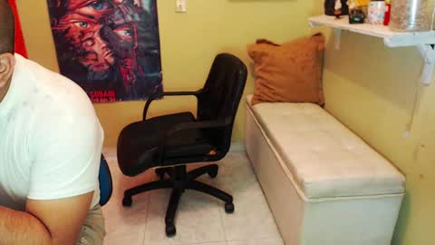 Snapshot of chubby_sex96 chatting on 02-05-25, 02:16 kate online show from 02-05-25, 02:16