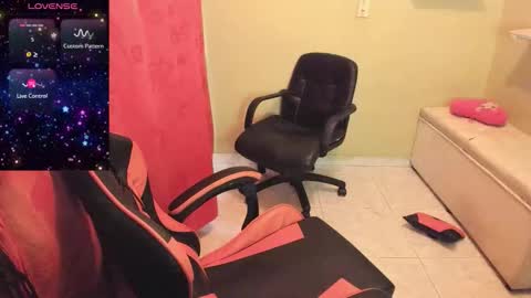 Snapshot of chubby_sex96 chatting on 10-15-25, 09:37 kate online show from 10-15-25, 09:37