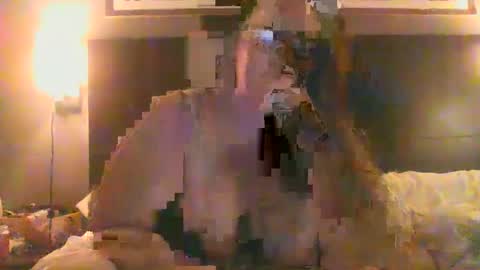 Snapshot of chubbycutie420 chatting on 10-04-25, 06:44 chubbycutie420 online show from 10-04-25, 06:44
