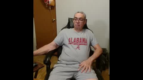 Snapshot of chubbyguy00054 chatting on 02-16-25, 05:37 chubbyguy00054 online show from 02-16-25, 05:37