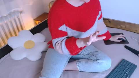 Snapshot of chubbymaia chatting on 05-30-26, 06:27 Maia online show from 05-30-26, 06:27
