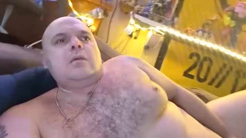 chubbyman40 online show from 02-08-26, 03:48