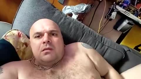 chubbyman40 online show from 04-17-26, 03:04