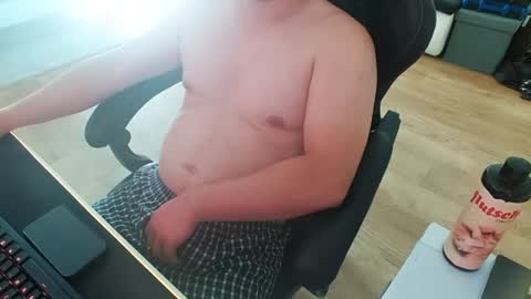 Snapshot of chucky606 chatting on 07-05-26, 09:27 chucky606 online show from 07-05-26, 09:27