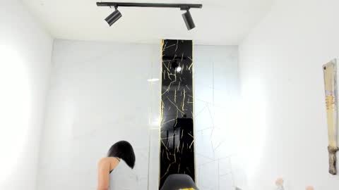 ...   ... online show from 02-02-26, 04:44