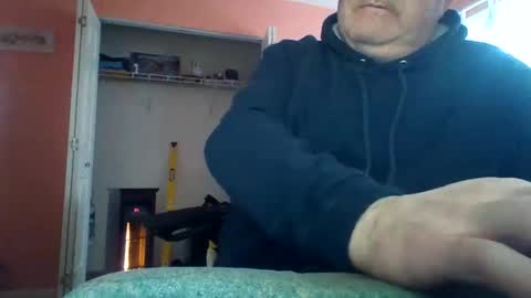 Snapshot of cicerofreak chatting on 12-20-25, 06:26 cicerofreak online show from 12-20-25, 06:26