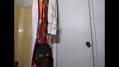 Snapshot of ciestep8216 chatting on 01-05-25, 10:29 ciestep8216 online show from 01-05-25, 10:29