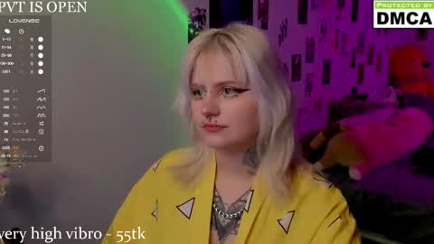 Snapshot of cigaretteduringsex chatting on 01-16-26, 03:49 Helen and Teya online show from 01-16-26, 03:49