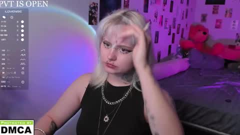 Snapshot of cigaretteduringsex chatting on 01-18-26, 02:32 Helen and Teya online show from 01-18-26, 02:32