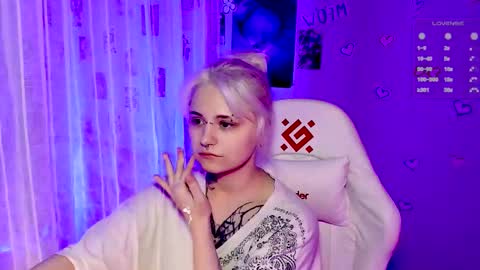 Snapshot of cigaretteduringsex chatting on 03-10-26, 06:40 Helen and Teya online show from 03-10-26, 06:40