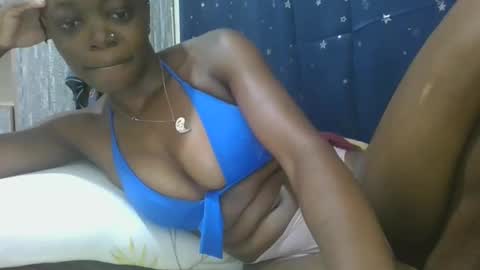 Snapshot of cilia_petite chatting on 02-23-25, 07:11 cilia petite online show from 02-23-25, 07:11