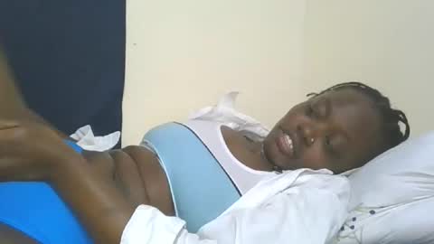 Snapshot of cilia_petite chatting on 10-15-25, 11:05 cilia petite online show from 10-15-25, 11:05