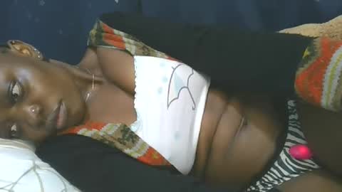 Snapshot of cilia_petite chatting on 10-24-25, 05:04 cilia petite online show from 10-24-25, 05:04