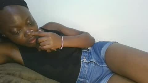 Snapshot of cilia_petite chatting on 12-14-25, 09:25 cilia petite online show from 12-14-25, 09:25