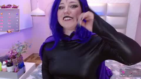 Snapshot of cina_moon chatting on 06-19-26, 04:06 Cinamoon online show from 06-19-26, 04:06