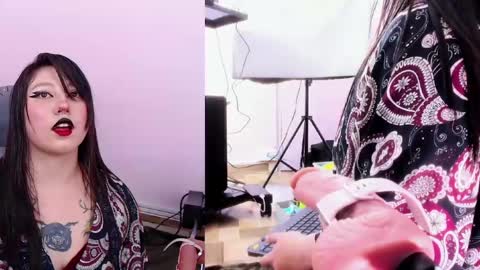 Snapshot of cina_moon chatting on 06-20-26, 04:48 Cinamoon online show from 06-20-26, 04:48