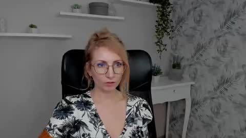 Cinderella online show from 02-18-26, 06:42