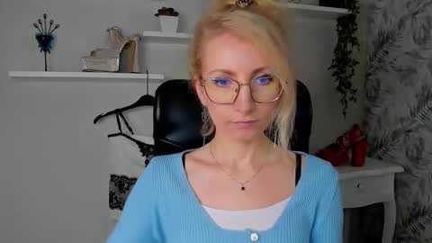 Cinderella online show from 03-30-26, 05:19