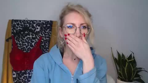 Cinderella online show from 04-21-26, 05:36