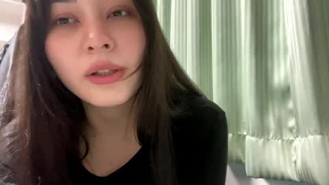 Snapshot of cindieknous chatting on 05-16-26, 12:18 Lin online show from 05-16-26, 12:18