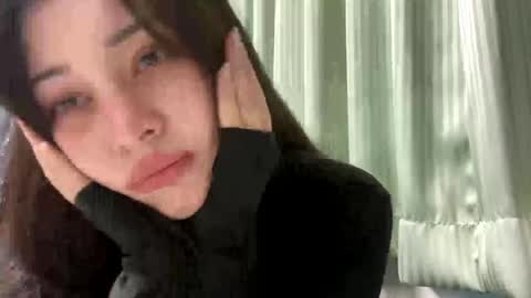 Snapshot of cindieknous chatting on 05-16-26, 12:51 Lin online show from 05-16-26, 12:51