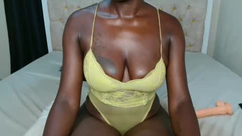 Snapshot of cindy_spice chatting on 12-14-25, 06:12 cindy spice online show from 12-14-25, 06:12