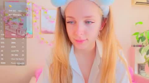 Snapshot of cindyreming01 chatting on 09-16-25, 06:36 indy online show from 09-16-25, 06:36