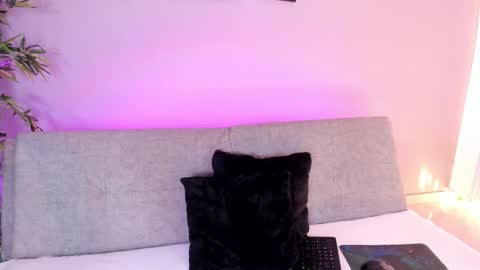 Snapshot of cinnamon_kyla chatting on 01-25-25, 12:47 cinnamon_kyla online show from 01-25-25, 12:47