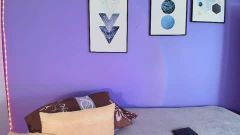 Snapshot of cinnamon_kyla chatting on 02-23-25, 12:27 cinnamon_kyla online show from 02-23-25, 12:27