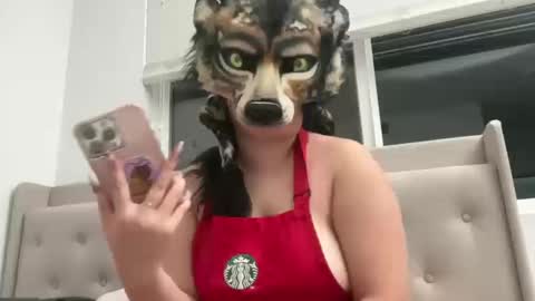 Snapshot of cinnanicos chatting on 10-11-25, 06:34 Nicky online show from 10-11-25, 06:34