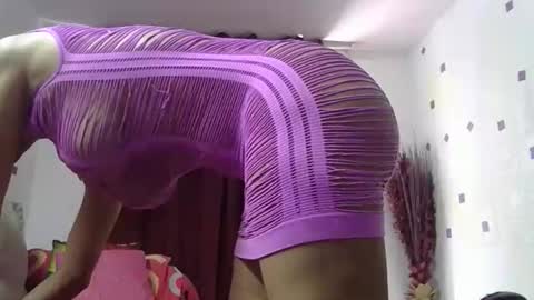 cinthia2525 online show from 09-26-25, 10:30