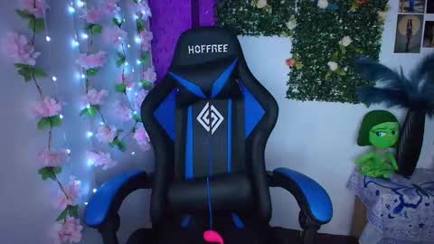 CinthiaCarter online show from 09-13-25, 04:23