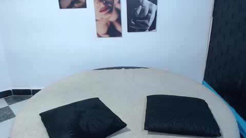 Snapshot of cinthya_dan chatting on 10-23-25, 06:06 Cinthya online show from 10-23-25, 06:06