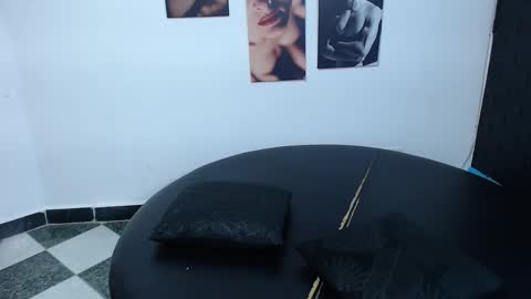 Snapshot of cinthya_dan chatting on 11-28-25, 06:54 Cinthya online show from 11-28-25, 06:54