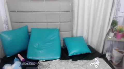 Snapshot of cintia_leon chatting on 09-11-25, 08:20 cintia_leon online show from 09-11-25, 08:20
