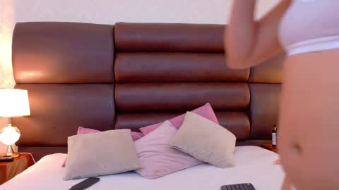 Pretty Cintia  online show from 04-21-26, 01:53