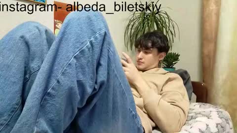 Snapshot of citrinas chatting on 09-16-25, 03:29 Dima online show from 09-16-25, 03:29