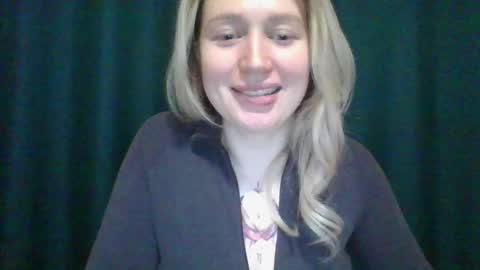 Snapshot of citrusblissss chatting on 03-08-25, 04:06 citrusblissss online show from 03-08-25, 04:06