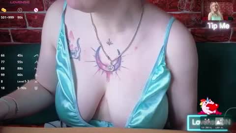 Snapshot of citrusblissss chatting on 06-11-26, 05:38 citrusblissss online show from 06-11-26, 05:38