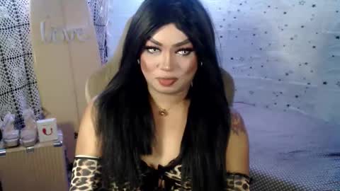 Snapshot of cj_parker69 chatting on 04-08-26, 06:19 QUEEN CESS online show from 04-08-26, 06:19
