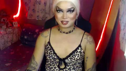 Snapshot of cj_parker69 chatting on 04-27-26, 09:35 QUEEN CESS online show from 04-27-26, 09:35