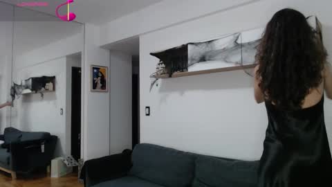 clairevarhol online show from 10-05-25, 12:53