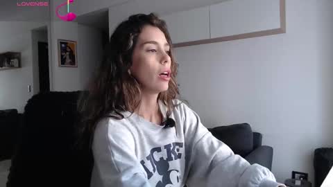 clairevarhol online show from 10-08-25, 10:13