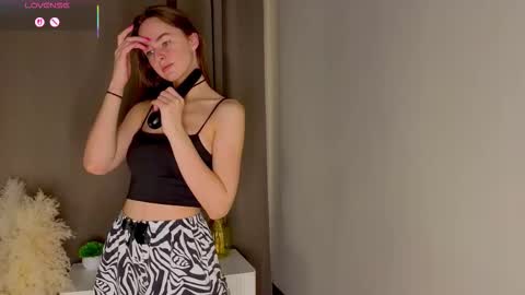 Im Amy online show from 10-11-25, 01:16