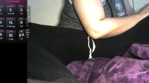 Snapshot of clamslamm11 chatting on 11-02-25, 09:17 clamslamm11 online show from 11-02-25, 09:17