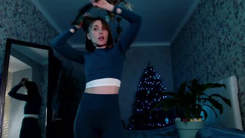 Snapshot of clara_bendover chatting on 01-08-25, 07:13 Clara online show from 01-08-25, 07:13