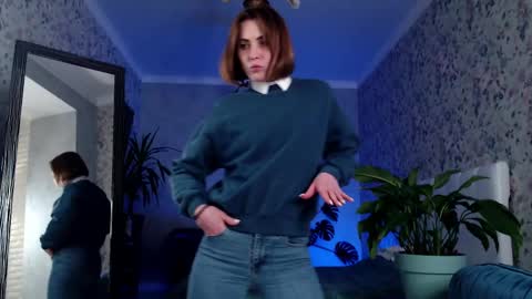 Snapshot of clara_bendover chatting on 03-10-25, 06:12 Clara online show from 03-10-25, 06:12