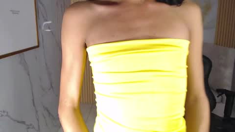 Snapshot of clara_evans_s chatting on 03-10-25, 08:45 Clara online show from 03-10-25, 08:45