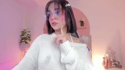 C L A R A online show from 03-25-26, 02:39