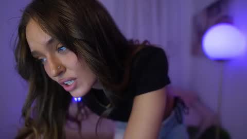 Clara smile online show from 11-30-25, 08:13